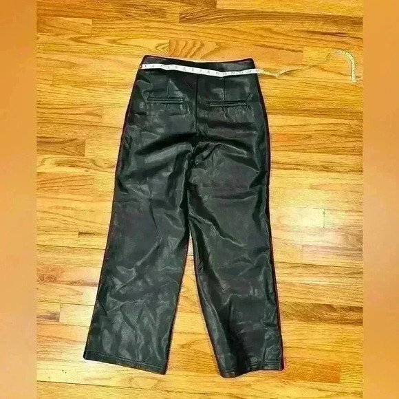 NWOT Stretch Faux Leather Pants Size Small - Picture 4 of 6